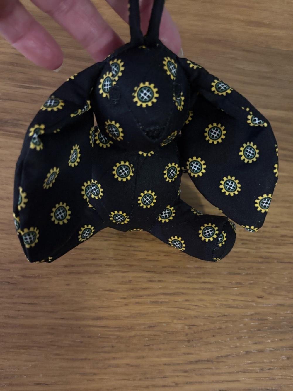 Vera Bradley UO Exclusive 3D Bunny Bag Charm retired patterned yellow sunflowers - Picture 12 of 12